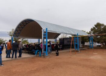 Inauguran salón de usos múltiples y domo en kinder en Ejido Estación Terrazas