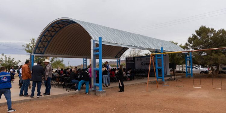 Inauguran salón de usos múltiples y domo en kinder en Ejido Estación Terrazas