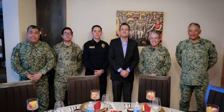 Autoridades municipales se reúnen con nuevo comandante de la Quinta Zona Militar