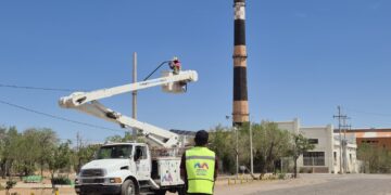 Inician modernización de alumbrado en las colonias Díaz Ordaz y Ávalos