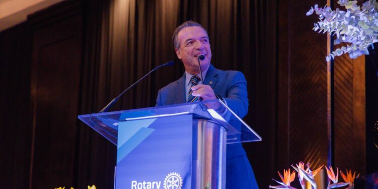 Alcalde Bonilla reconoce labor de Rotary en convención del Distrito 4110