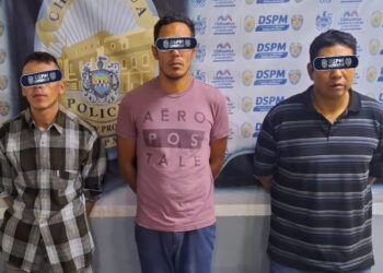 Detienen a tres por asalto a tienda Oxxo en Chihuahua