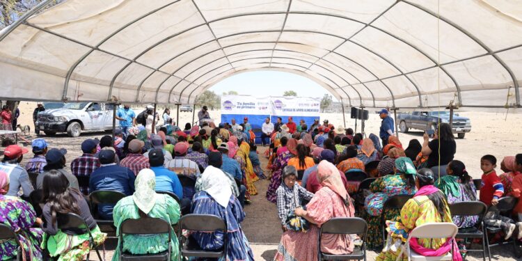 Entregan apoyos alimentarios a comunidades indígenas de Nonoava