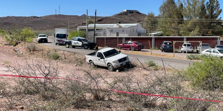 Hallan a un hombre sin vida en una pick up frente al Hospital de Salud Mental