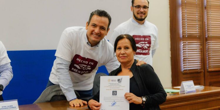 Reconocen a empresas locales con el sello “Hecho en México”