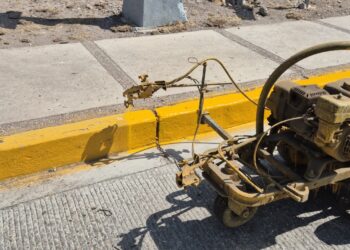 Conduce con precaución, pintarán guarniciones de la avenida Tecnológico