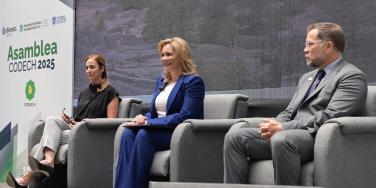 Toma Maru Campos protesta al nuevo Consejo Directivo del Codech
