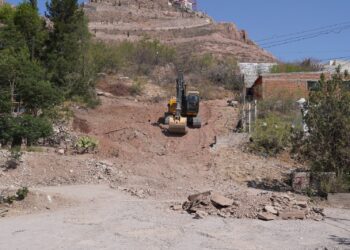 Comienzan pavimentación de calle 55 en la colonia Popular