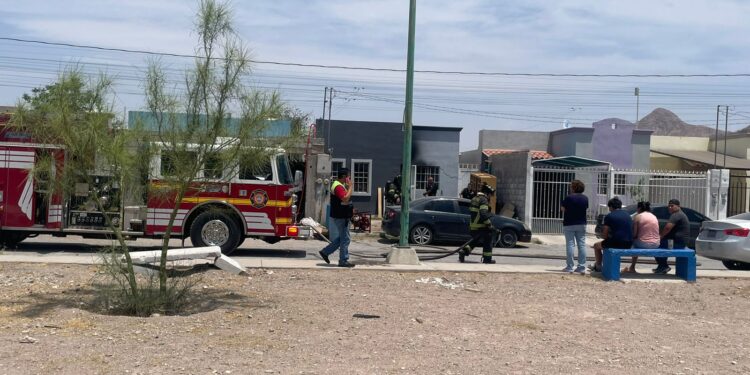 Incendio en vivienda de la colonia Nogales II por almacenamiento de químicos