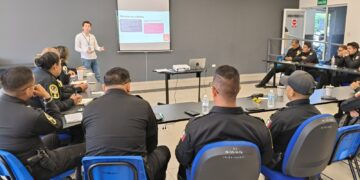 Capacitan a 60 policías en cuidado de niñas, niños y adolescentes