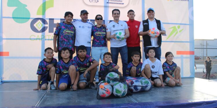 Dona empresa ‘OPPO’ México balones de futbol en beneficio de 600 niñas y niños