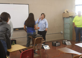 Llevan pláticas de sustentabilidad ambiental a niñas y niños de escuelas de nivel básico