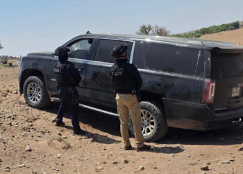 Aseguran camioneta robada con equipo para elaborar droga en Namiquipa