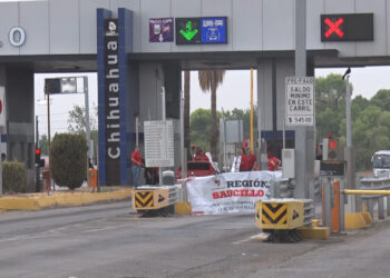 Maestros liberan caseta y vías del tren en Saucillo