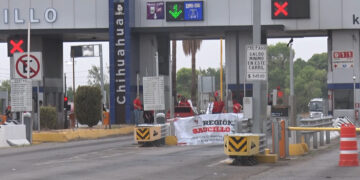 Maestros liberan caseta y vías del tren en Saucillo