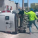Camioneta de reparto vuelca tras chocar con camión en la Tecnológico