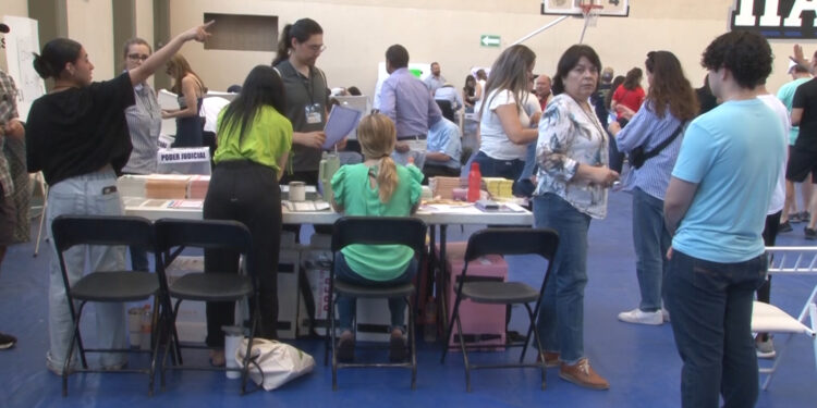 Baja participación y confusión en históricas elecciones judiciales