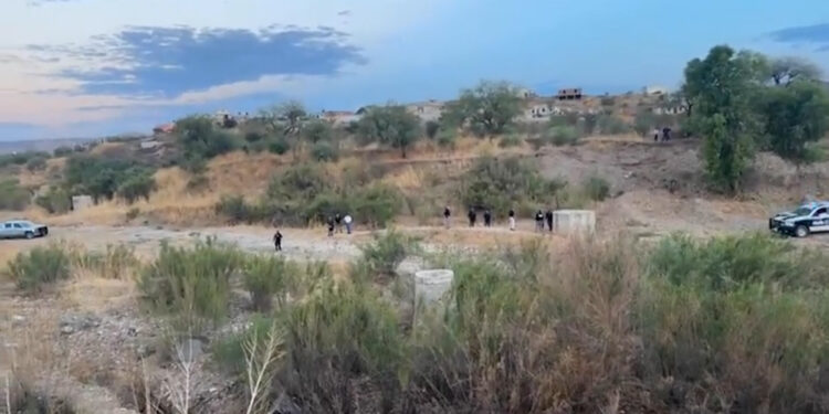 Sujeto desata balacera contra policías en Parral