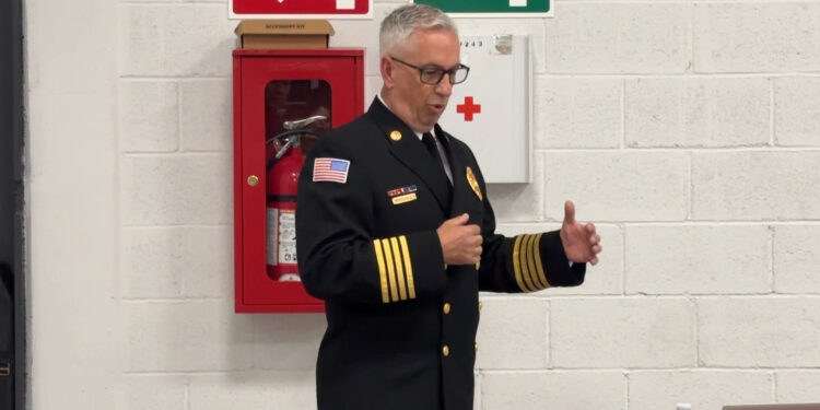 Bomberos de Aurora capacitan a elementos en Chihuahua