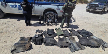 Aseguran armas y equipo táctico tras ataque en Guerrero