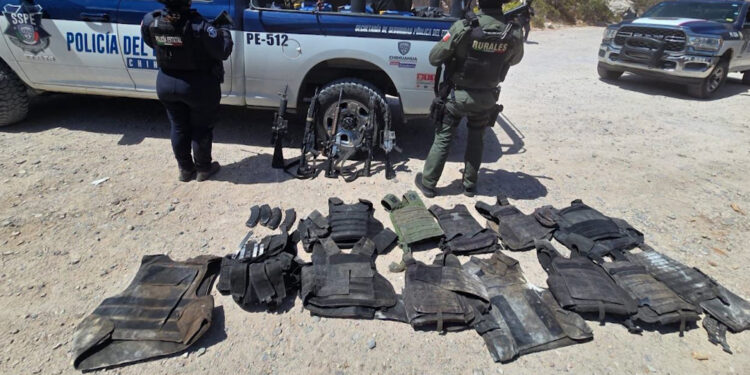 Aseguran armas y equipo táctico tras ataque en Guerrero