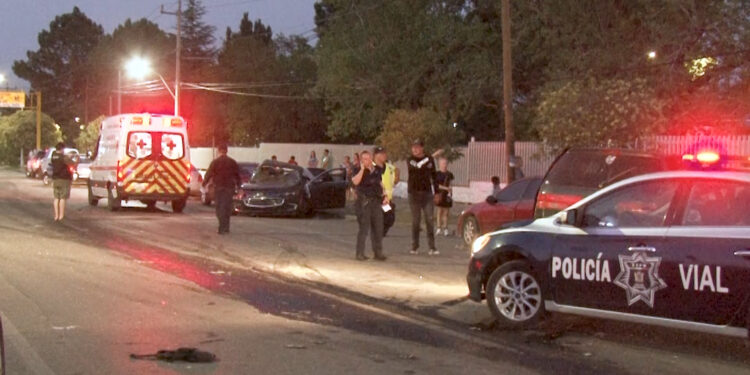 Provoca accidente vial y huye del lugar en Cuauhtémoc