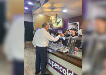 Captan a César Duarte en heladería tras ser absuelto en EE. UU.