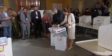 Acudió Sheinbaum a elecciones en Palacio Nacional