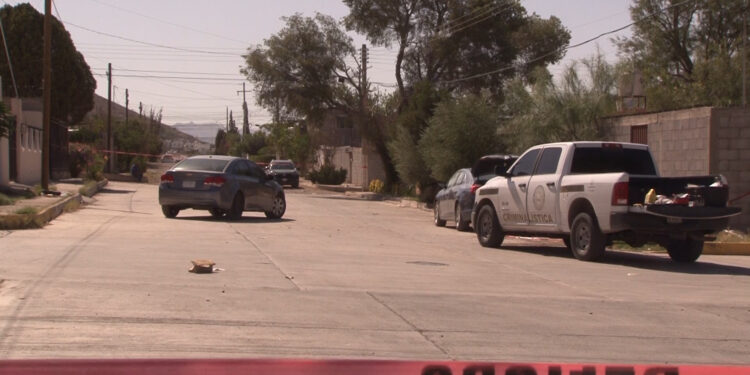Hallan cadáver en cajuela de vehículo en la colonia Sector 3
