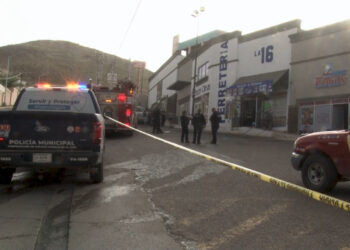 Cortocircuito provoca incendio en ferretería de la Quinta San Sebastián