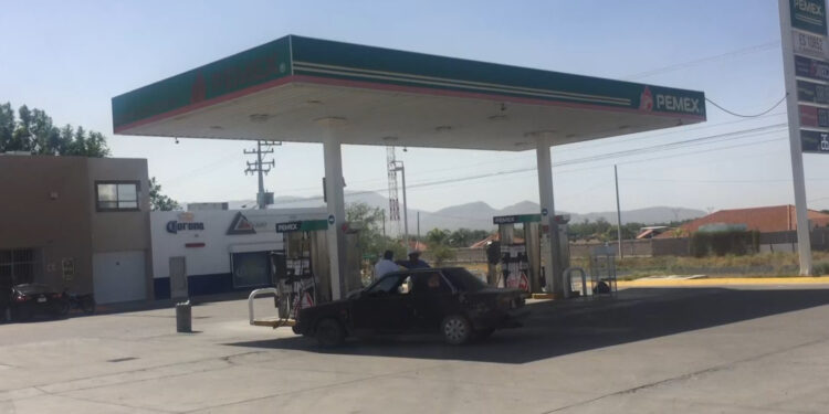 Clausuran gasolinera en el tramo Rosales–Delicias
