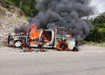 Con más de 700 disparos, emboscaron y calcinaron a cinco policías en Chiapas