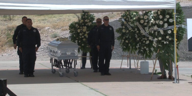 Despiden con honores al oficial José Cirilo Robles