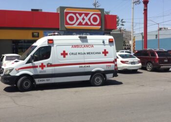 Mujer sufre infarto en tienda de conveniencia en Delicias