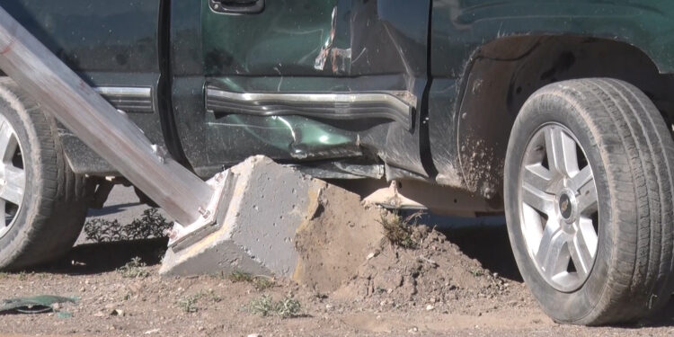Choca joven contra poste por exceso de velocidad en Delicias