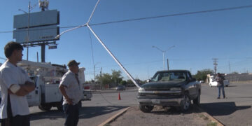 Choca joven contra poste por exceso de velocidad en Delicias