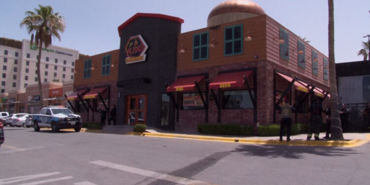 Incendio en restaurante Las Alitas deja un herido leve