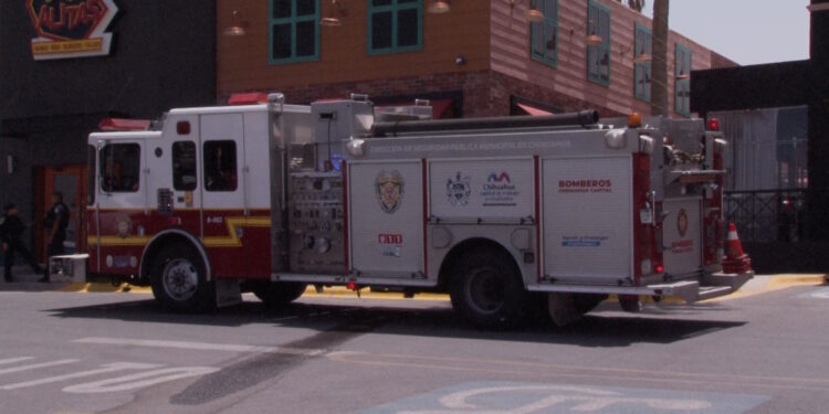 Incendio en restaurante Las Alitas deja un herido leve