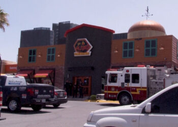 Incendio en restaurante Las Alitas deja un herido leve