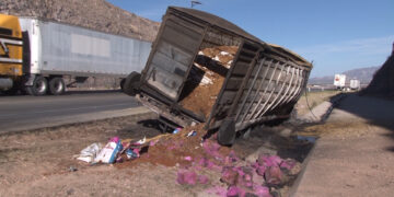 Incendio y volcadura tras choque en libramiento Oriente