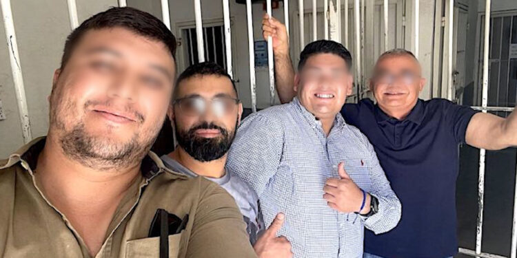 Desmantelan presunto “búnker electoral” en Camargo; diez detenidos