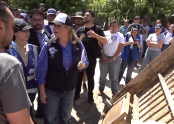 Recorre Gobernadora zonas afectadas por lluvias en Juárez