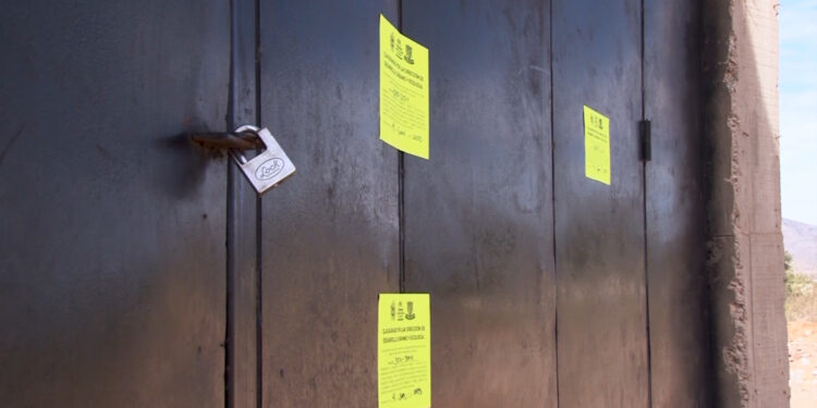 Multan con 140 mil pesos a negocio por verter sustancia en Sierra Azul