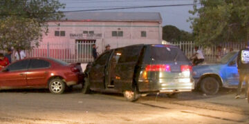 Provoca accidente vial y huye del lugar en Cuauhtémoc