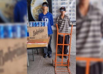 Detienen a dos por presunto narcomenudeo