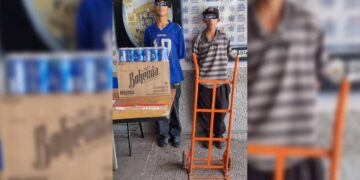 Detienen a dos por presunto narcomenudeo