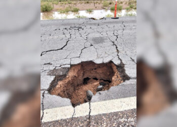 Cierran temporalmente carretera Aldama-Ojinaga por socavón