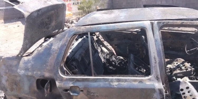 Se incendia vehículo en taller de Delicias