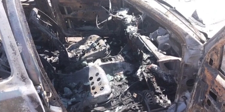 Se incendia vehículo en taller de Delicias