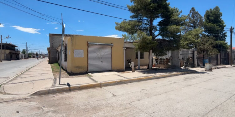 Condenan vecinos ataque con hacha a perro en la colonia Tarahumara